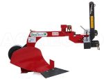 Charrue monosoc GeoTech DP20 vue latérale sur fond d’atelier prête à être installée